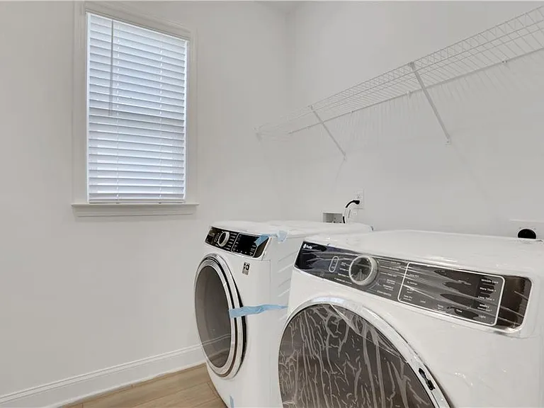 3198 Shirecrest Ln — Photo 40