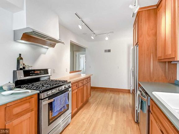 3rd image of 3907 Thomas Ave S