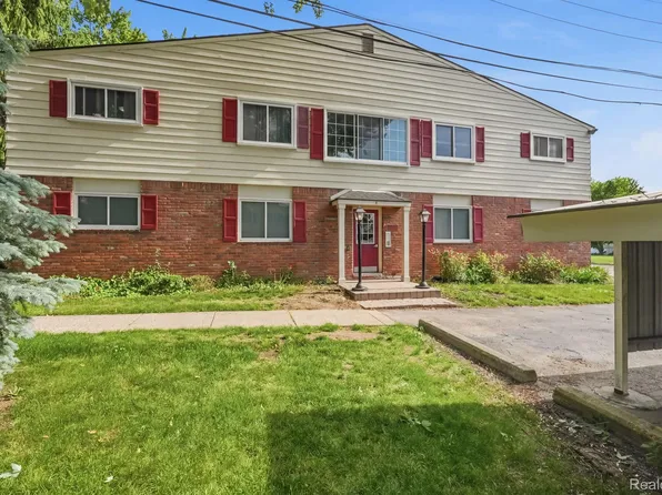 701 W Maple Rd, Clawson, MI 48017