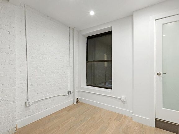 2nd image of 105 Macdougal St APT 19