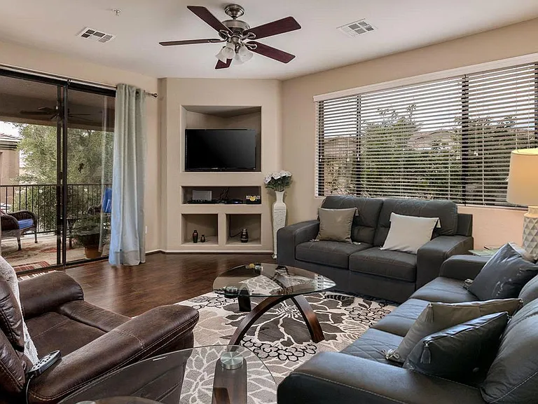 705 W Queen Creek Rd — Photo 4
