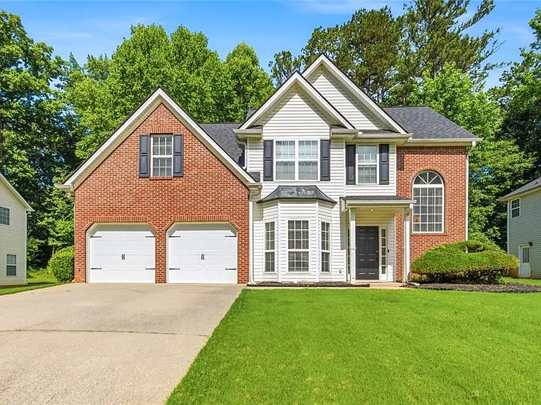 983 Aspen Dr — Photo 1