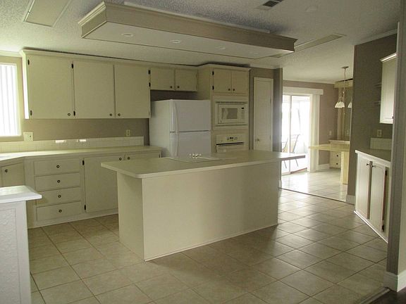 5th image of 16602 Daeza Dr #2036