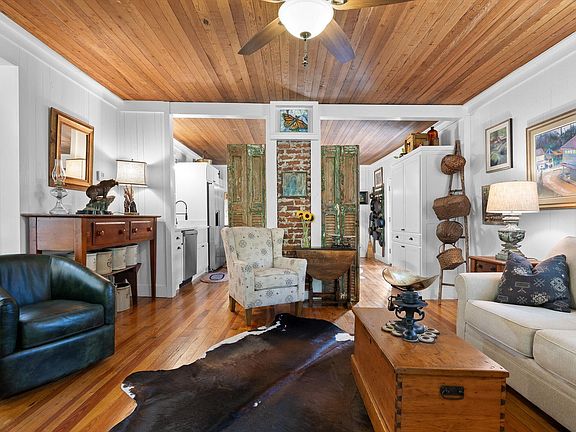 5th image of 592 Cutler Ave