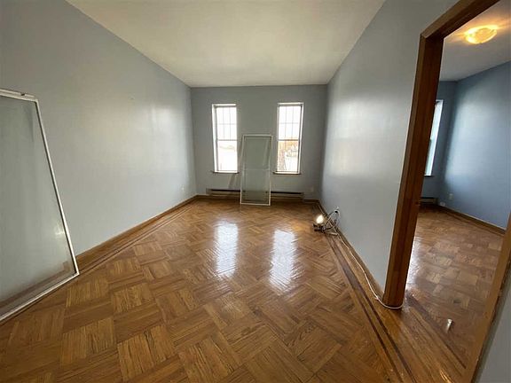 5th image of 252 Clendenny Ave APT 6