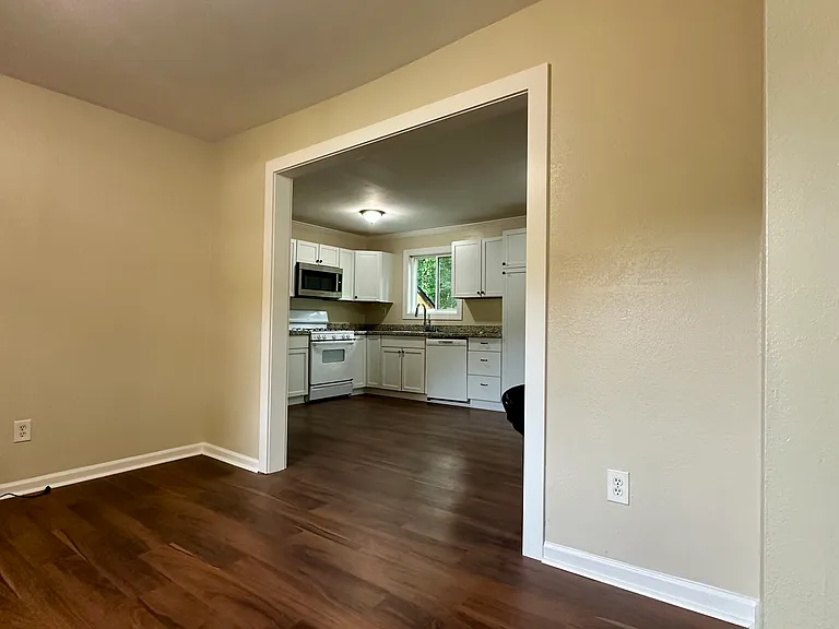1810 Monroe St — Photo 6