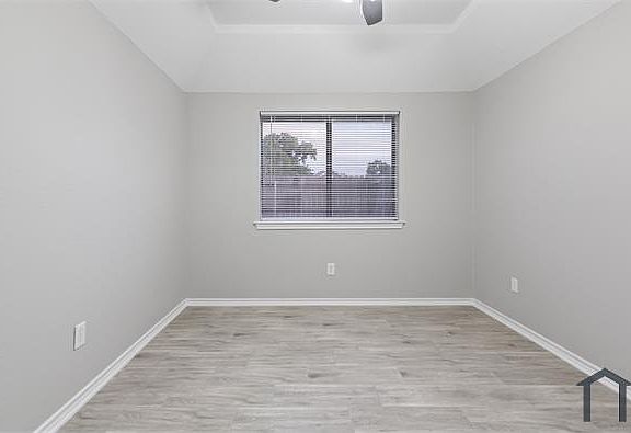 5th image of 300 Moore Creek Rd