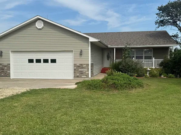 5335 Sumner Ct, Saint Marys, KS 66536