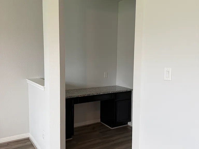 4917 Drovers Path St — Photo 9