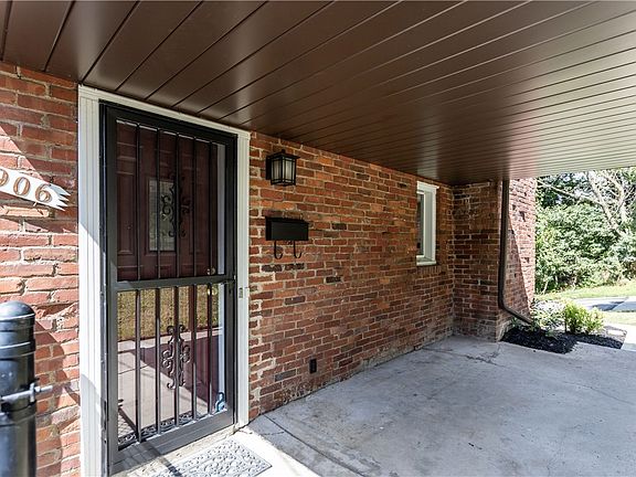 2nd image of 906 Lebanon Ave