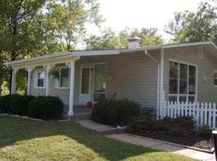 700 Lindell Dr, Ballwin, MO