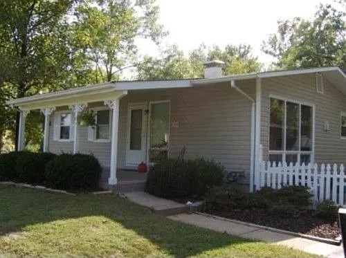 700 Lindell Dr photo 1