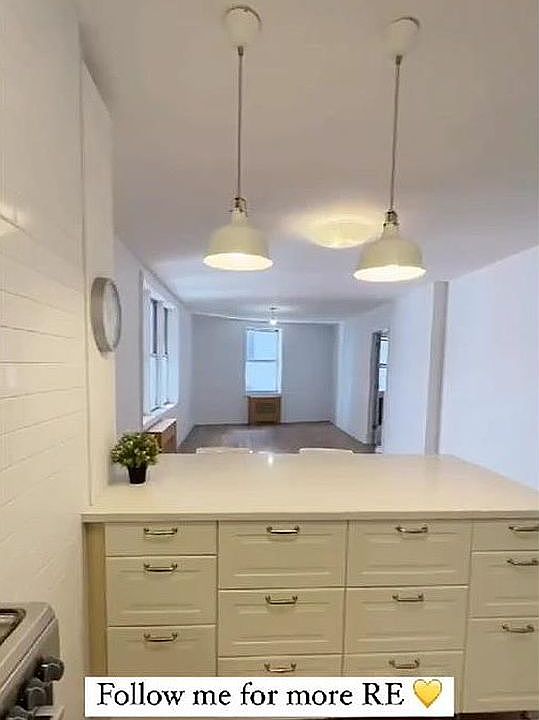 1st image of 1625 Emmons Ave APT 3K
