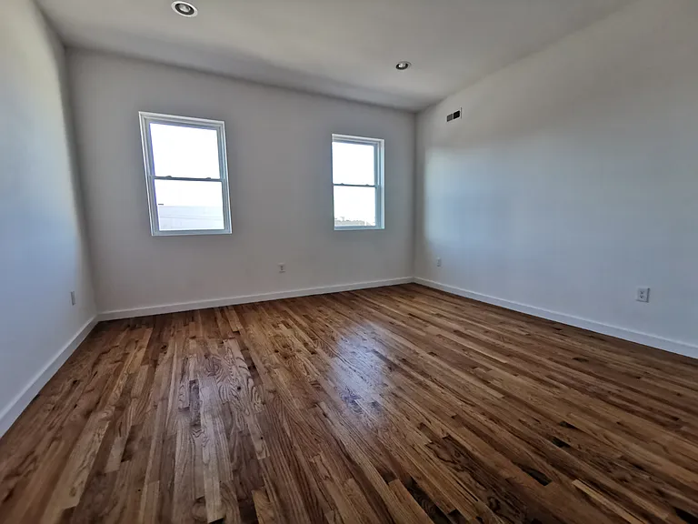 521 N 34th St #B1 — Photo 13