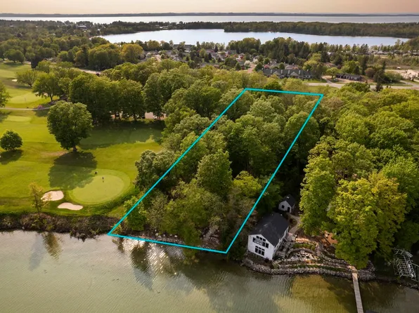 726 Golf Course Dr, Elk Rapids, MI 49629