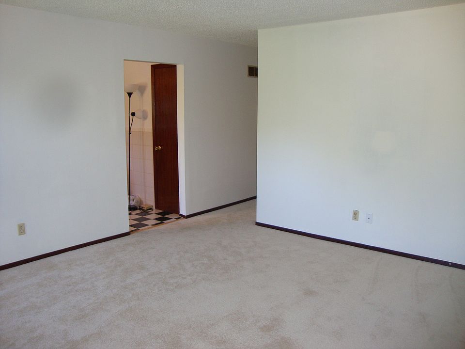 1st image of 10434 Clarendon Ave