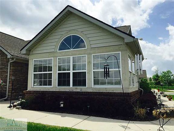 2nd image of 3028 E Hamlet Cir
