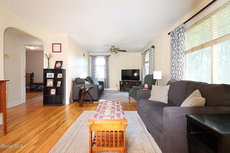 5th image of 3267 Franklin Street