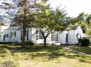 2770 Oakwood Ave NE, Grand Rapids, MI 49505