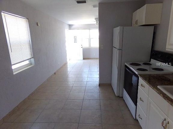 3rd image of 38 Sunny Shore Dr