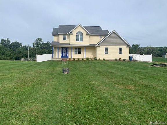 3rd image of 3068 W Cook Rd