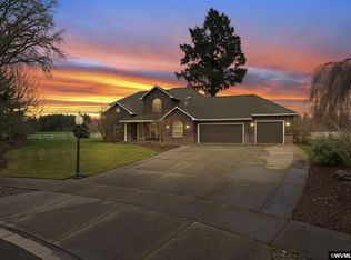 1900 E Burnett St, Stayton, OR 97383