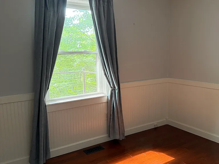 2nd bedroom.