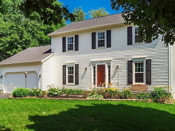 3rd image of 406 Howland Dr