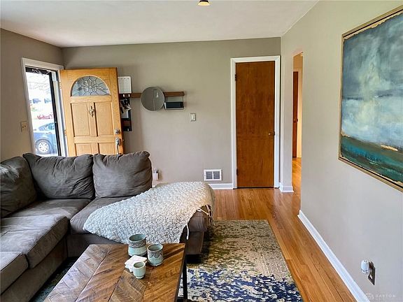 5th image of 3238 Regent St