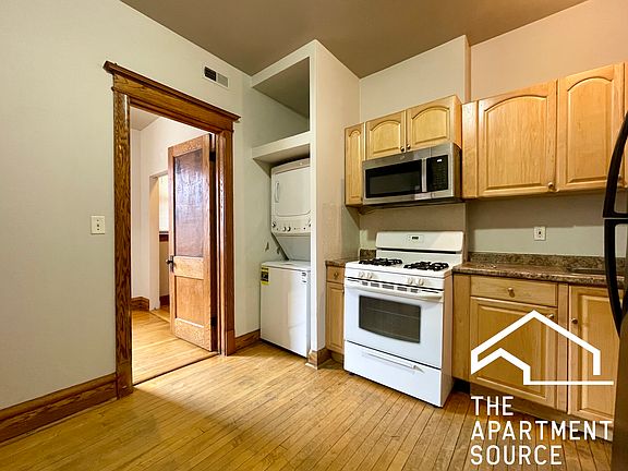2nd image of 2804 N Francisco Ave #1