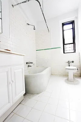 Rented by Urban Real Estate Property Group Inc | media 43