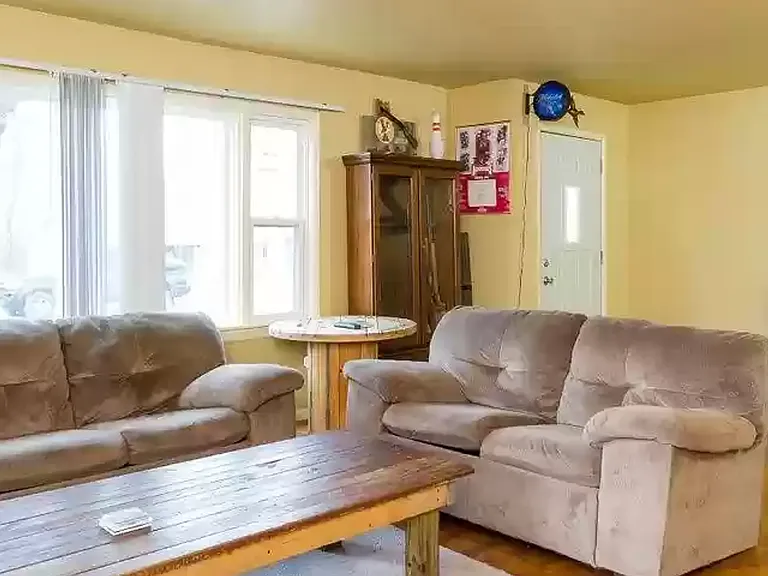 1144 N Vista Pl — Photo 5