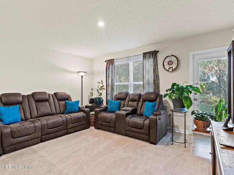 5893 Creekside Crossing Dr — Photo 8