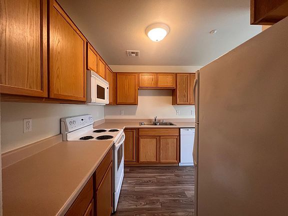 5th image of 835 Sunny Ln Unit B
