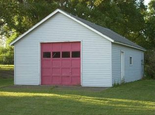 136 1st St NW, Winnebago, MN 56098