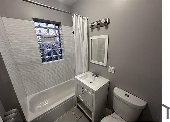4th image of 11019 S Vernon Ave #1B