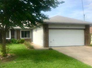 3179 W Hanover St, Springfield, MO 65807