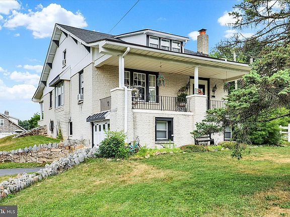 5th image of 1911 Elizabeth Ave