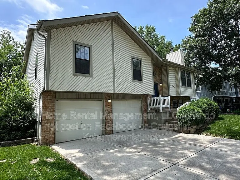 12196 S Blackfoot Dr — Photo 2