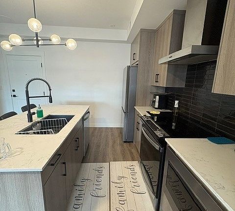 4th image of 55 Lucas Cres NW #1412