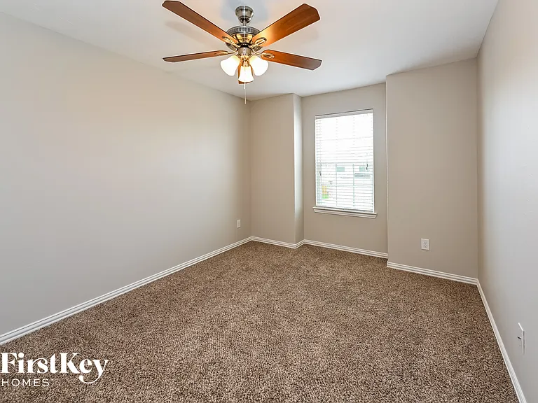 2919 Chaplin Place Dr — Photo 13