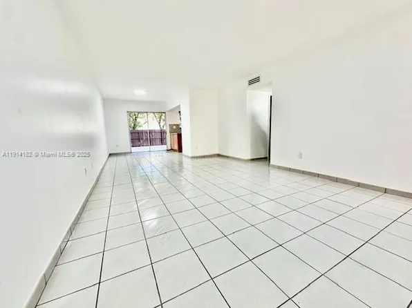 10851 SW 2nd St APT K106, Sweetwater, FL 33174