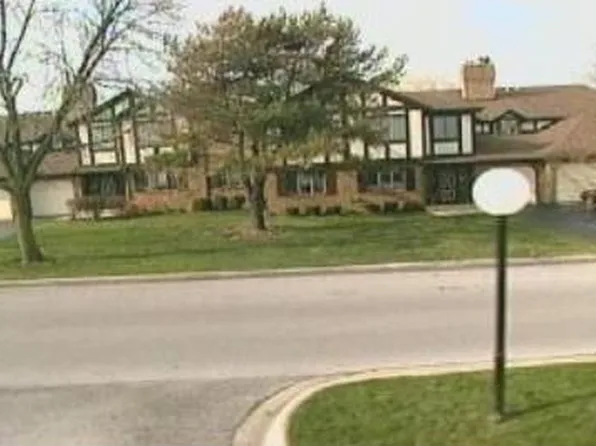 7812 Golf Dr #2A, Palos Heights, IL 60463