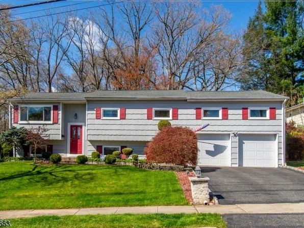 32 Saint Marys Dr, Roxbury Twp., NJ 07876