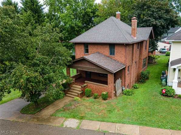 1518 Prospect St, Coshocton, OH 43812