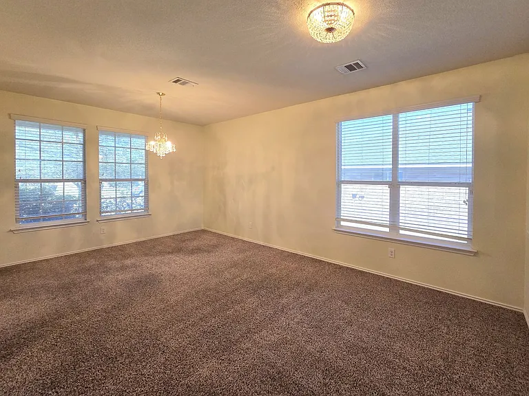 5000 Willamette Ln — Photo 8