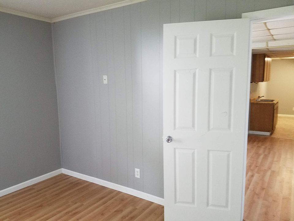 2nd image of 768 N Main St
