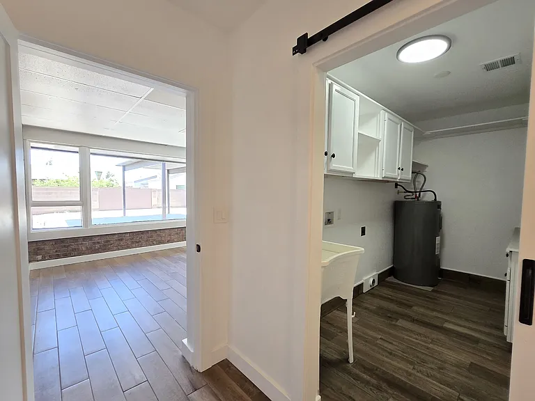 1731 E Redfield Rd — Photo 9