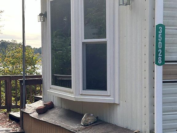 2nd image of 35028 Elm Ct