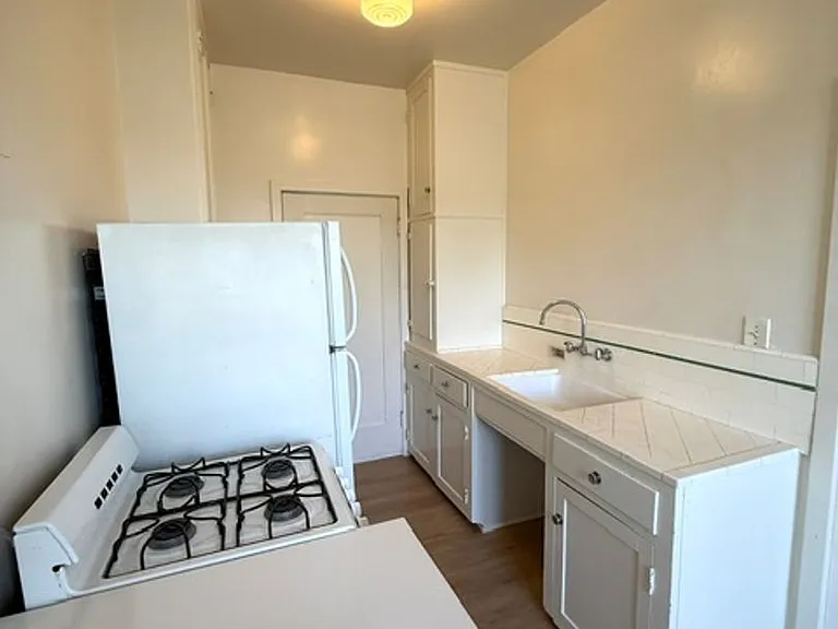 Fair Oaks Apts — Photo 23